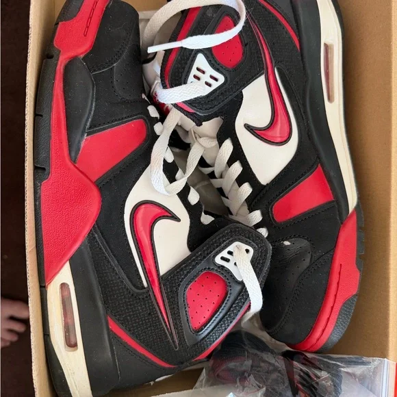 Nike Air Precision II in Red and Black - Picture 6 of 6